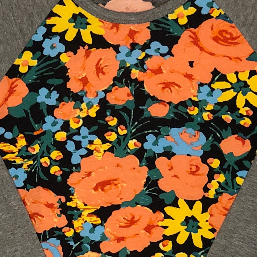 Lularoe Randy T - Picture 2 of 2